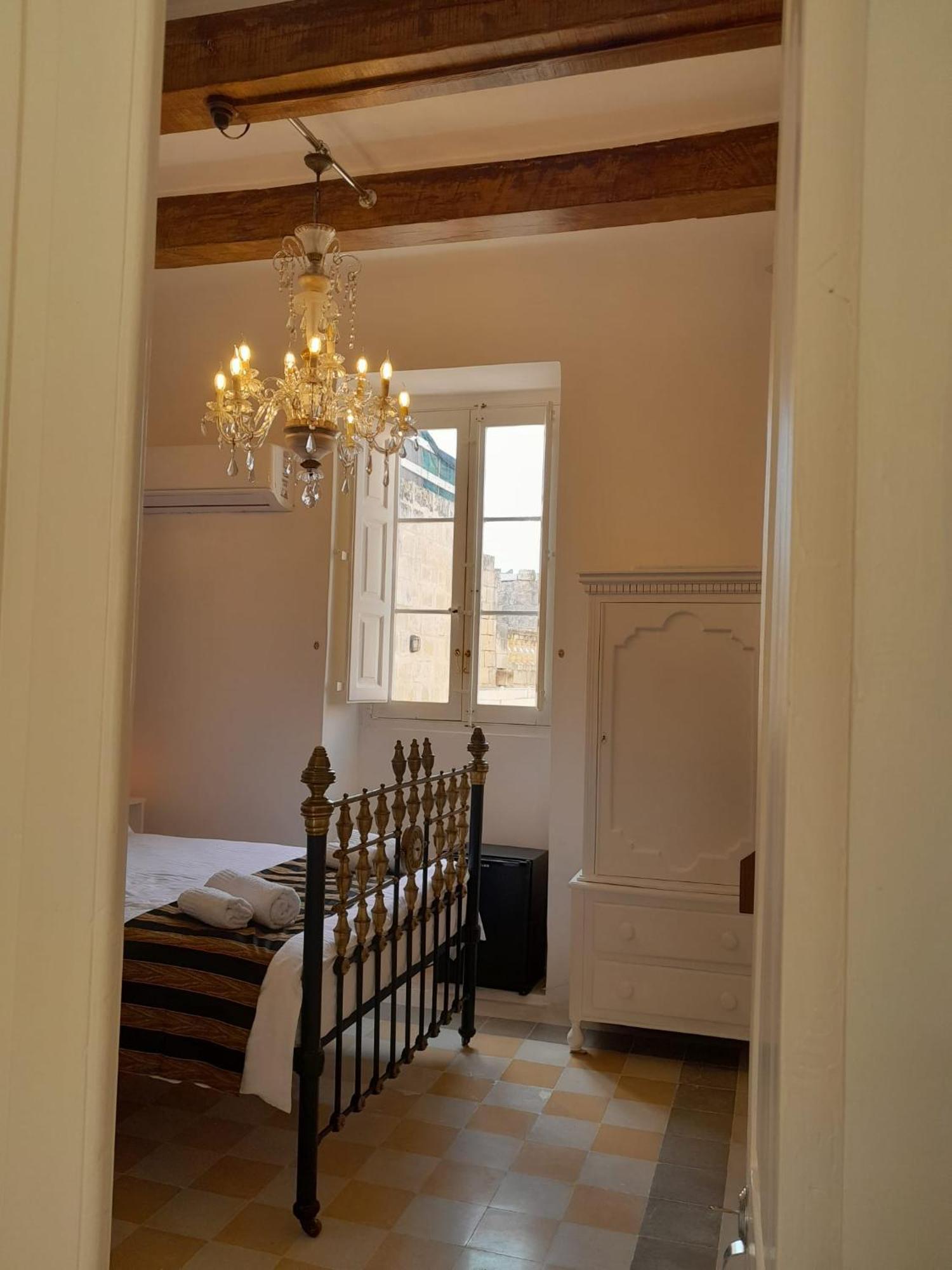 Charming Town House In Cospicua, Valperga Rooms Eksteriør billede