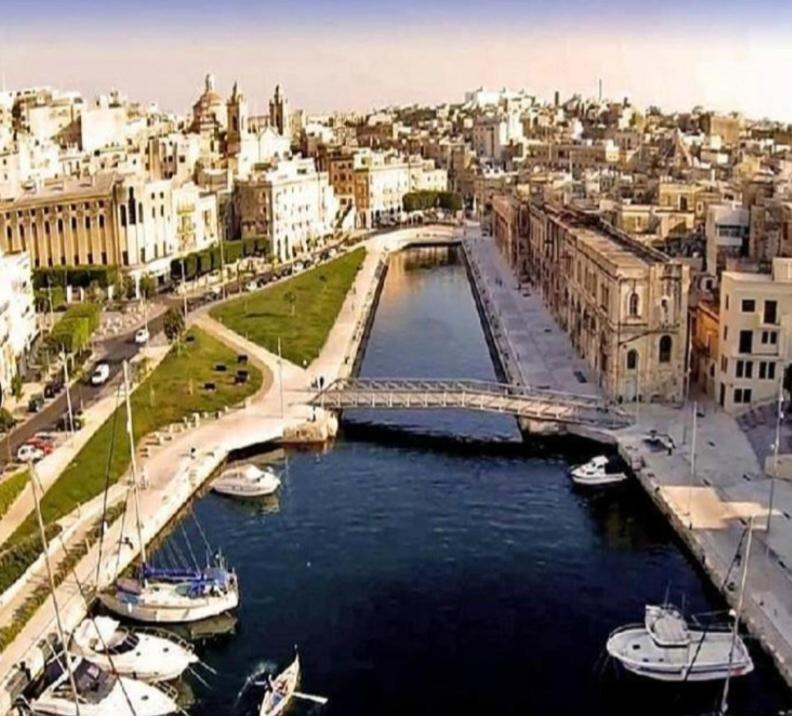 Charming Town House In Cospicua, Valperga Rooms Eksteriør billede